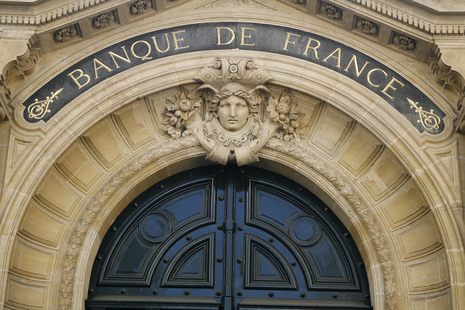 French Central Banker Advocates For Blockchain-Based Settlements in Europe